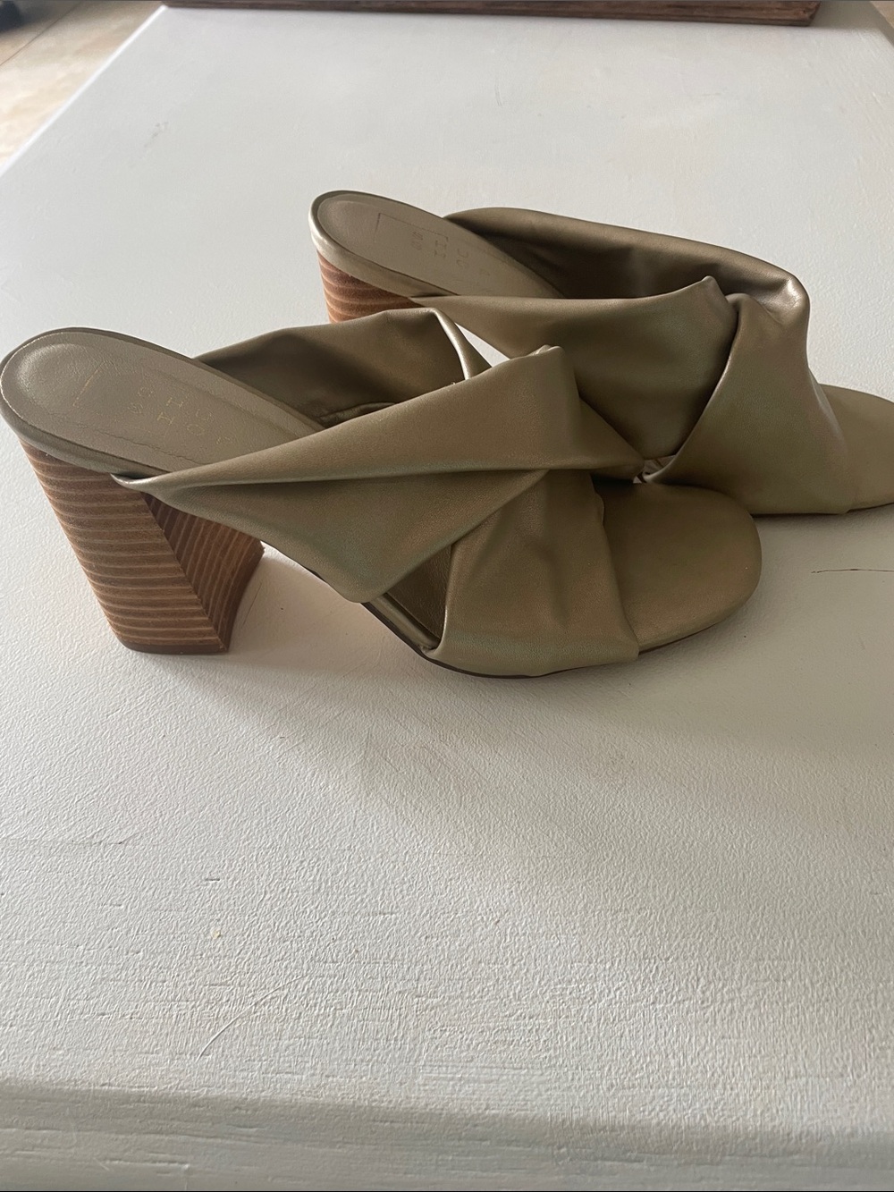 ShuShop Olive Knot-Detail Block Heel Mules